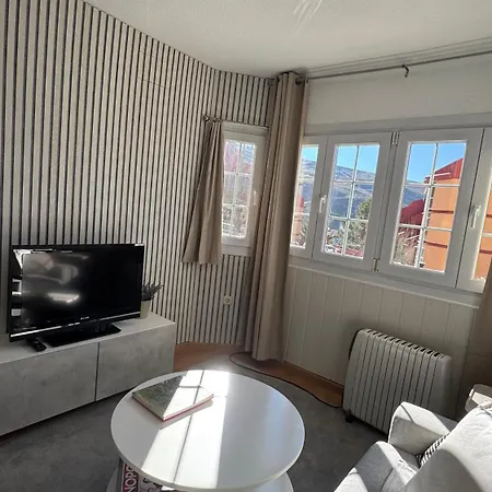 En A Dos Minutos Del Telesillas Apartman