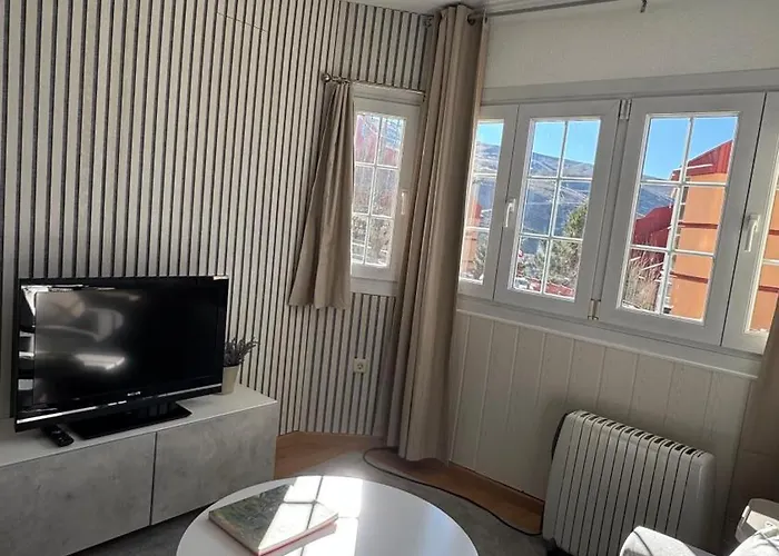 En A Dos Minutos Del Telesillas דירה